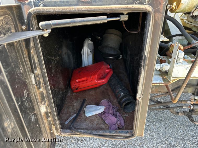 image for item OM9480 1999 International  2554  sewer jetter truck