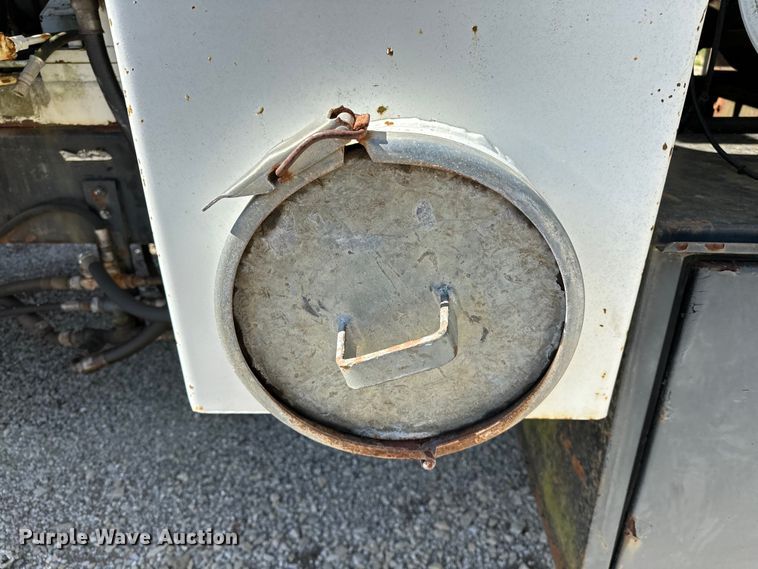 image for item OM9480 1999 International  2554  sewer jetter truck