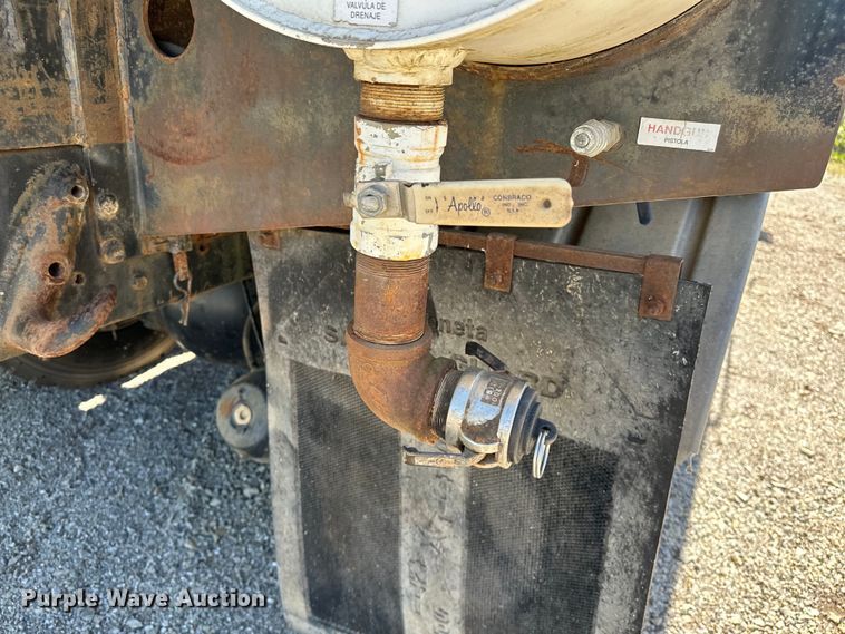 image for item OM9480 1999 International  2554  sewer jetter truck