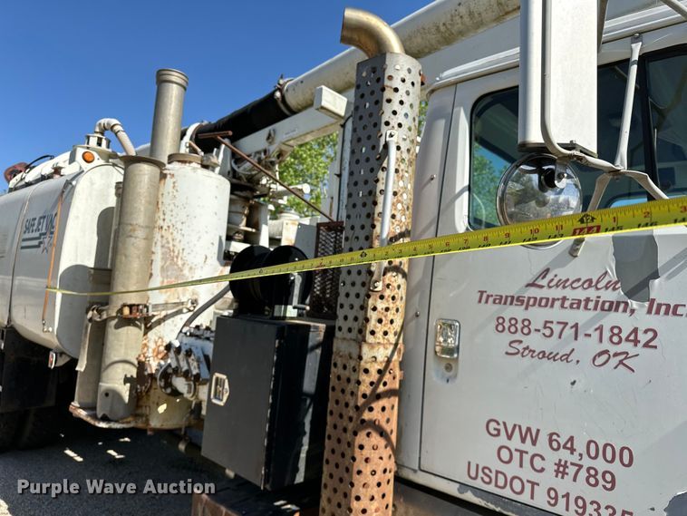 image for item OM9480 1999 International  2554  sewer jetter truck