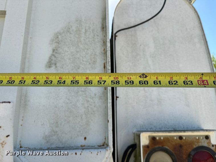 image for item OM9480 1999 International  2554  sewer jetter truck