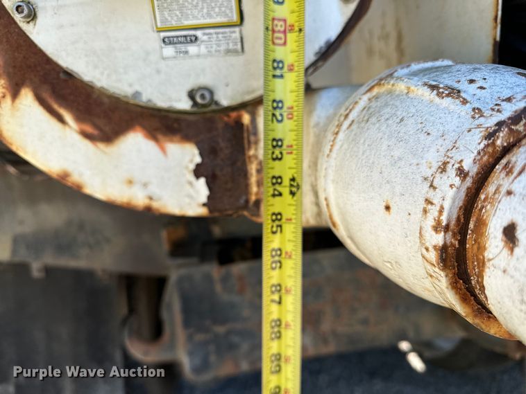 image for item OM9480 1999 International  2554  sewer jetter truck