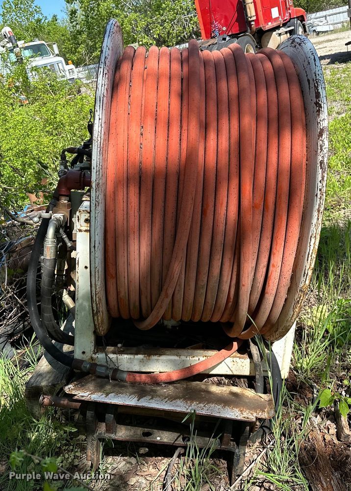 image for item OM9480 1999 International  2554  sewer jetter truck