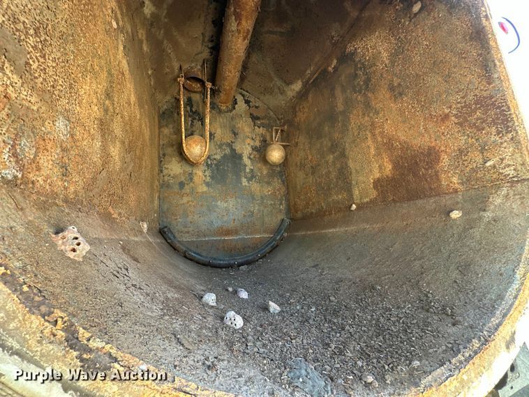 image for item OM9480 1999 International  2554  sewer jetter truck