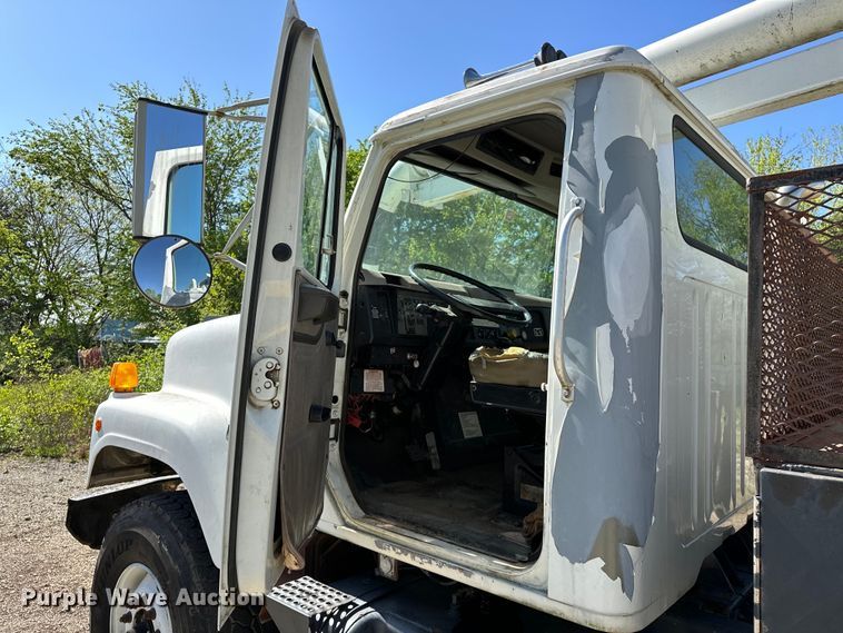 image for item OM9480 1999 International  2554  sewer jetter truck