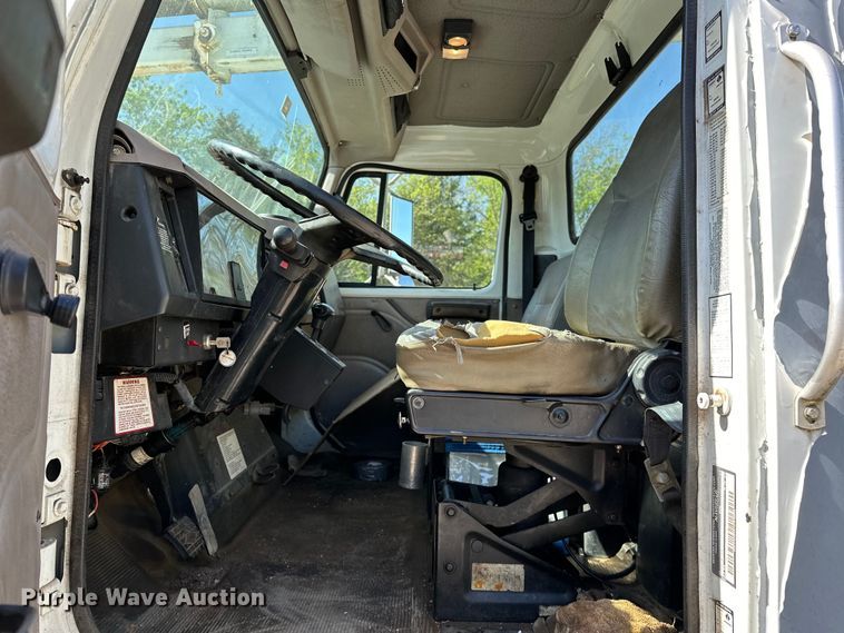 image for item OM9480 1999 International  2554  sewer jetter truck