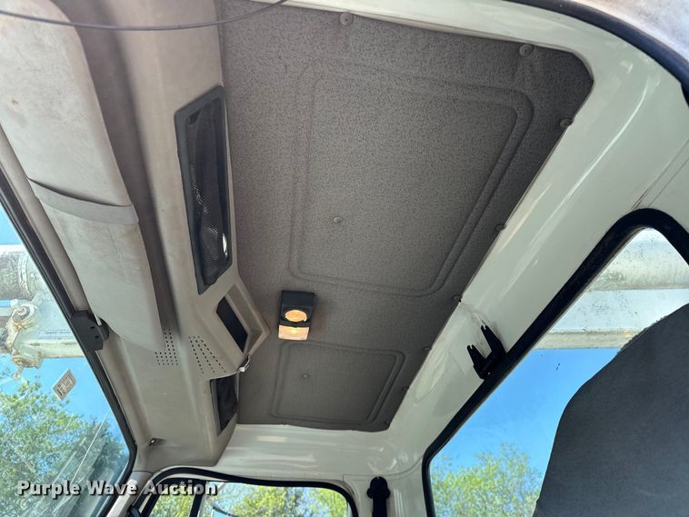 image for item OM9480 1999 International  2554  sewer jetter truck