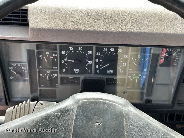 image for item OM9480 1999 International  2554  sewer jetter truck