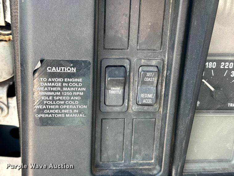 image for item OM9480 1999 International  2554  sewer jetter truck