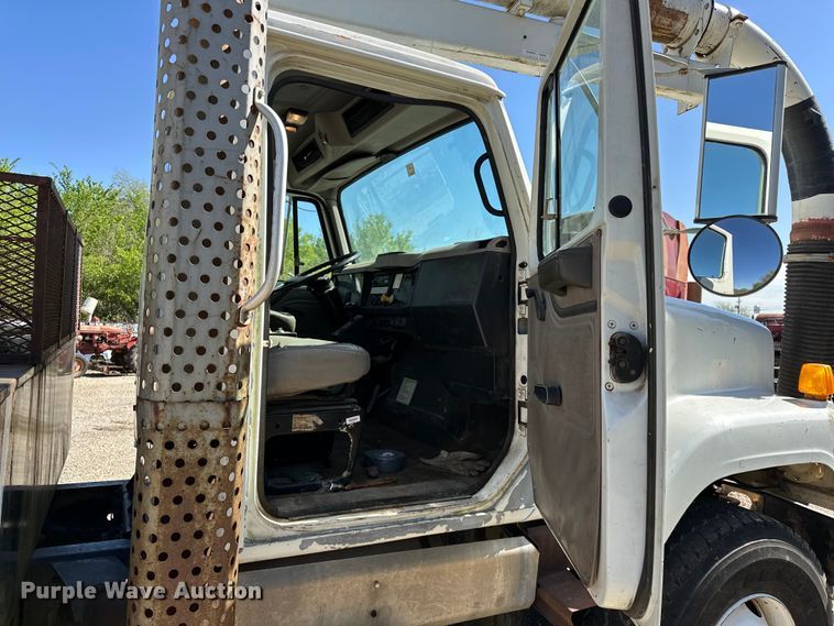 image for item OM9480 1999 International  2554  sewer jetter truck