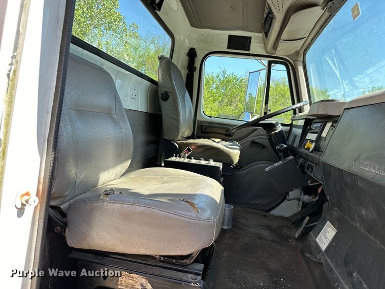 image for item OM9480 1999 International  2554  sewer jetter truck