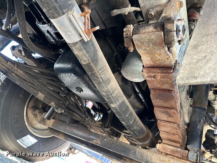 image for item OM9480 1999 International  2554  sewer jetter truck