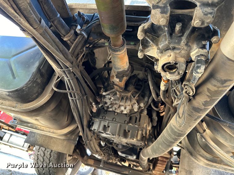 image for item OM9480 1999 International  2554  sewer jetter truck