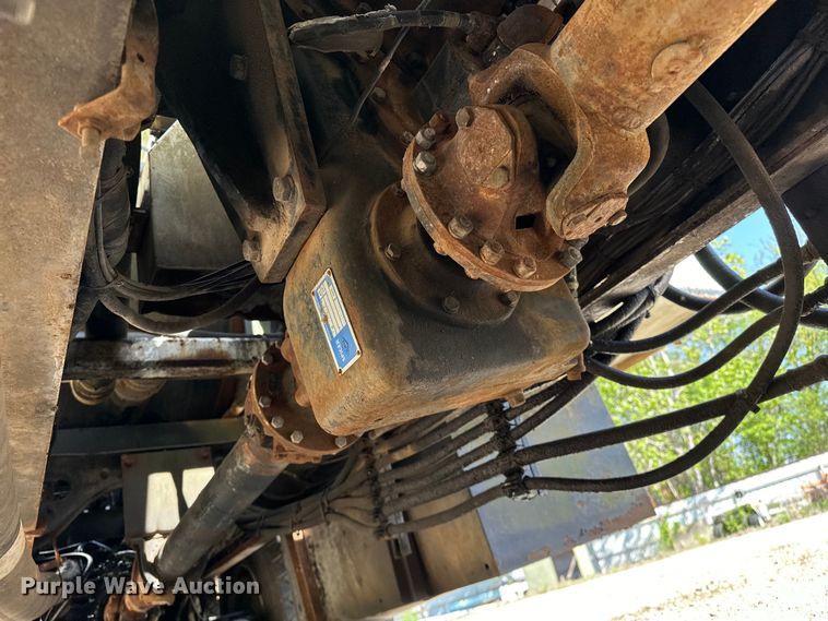 image for item OM9480 1999 International  2554  sewer jetter truck