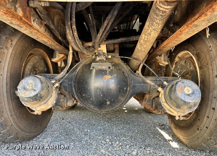 image for item OM9480 1999 International  2554  sewer jetter truck