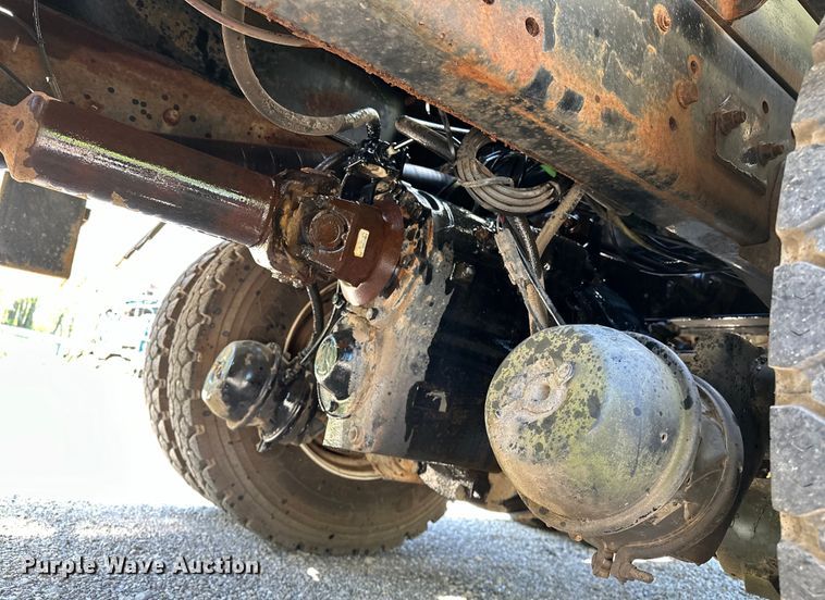 image for item OM9480 1999 International  2554  sewer jetter truck