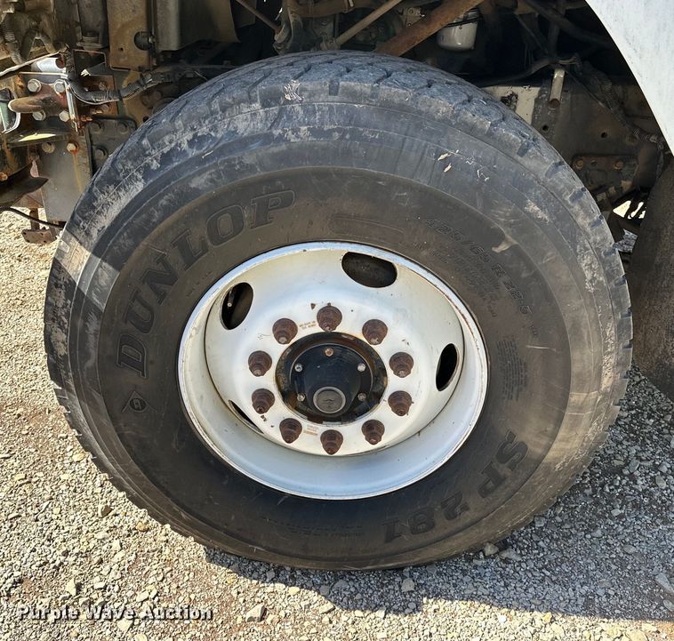 image for item OM9480 1999 International  2554  sewer jetter truck