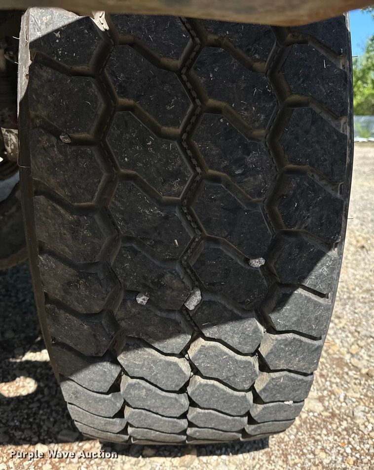 image for item OM9480 1999 International  2554  sewer jetter truck