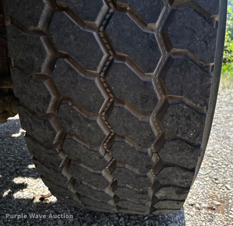 image for item OM9480 1999 International  2554  sewer jetter truck