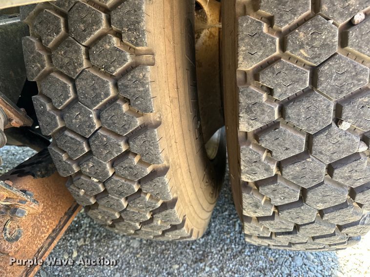 image for item OM9480 1999 International  2554  sewer jetter truck