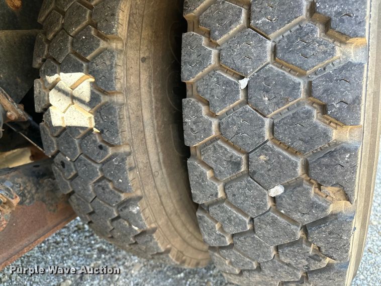 image for item OM9480 1999 International  2554  sewer jetter truck