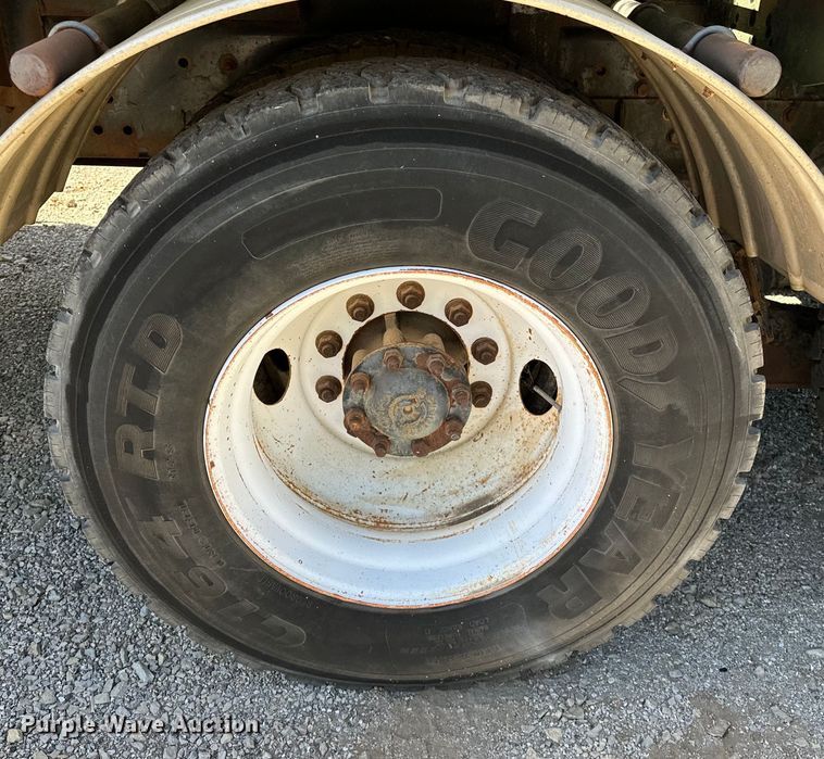 image for item OM9480 1999 International  2554  sewer jetter truck