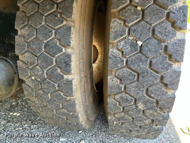 image for item OM9480 1999 International  2554  sewer jetter truck