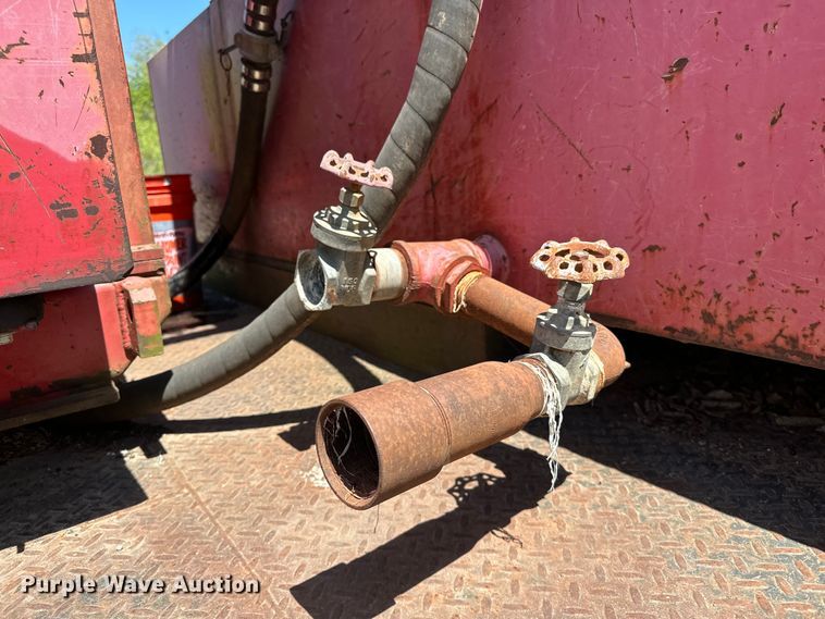 image for item OM9482 1995 Ford F800 drilling rig truck