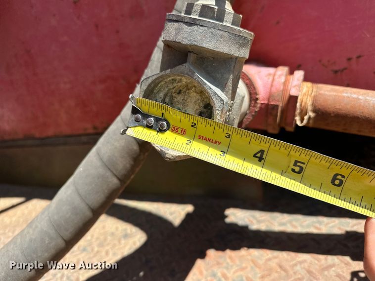 image for item OM9482 1995 Ford F800 drilling rig truck