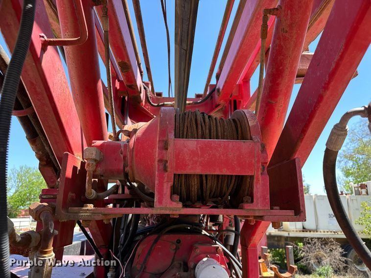 image for item OM9482 1995 Ford F800 drilling rig truck