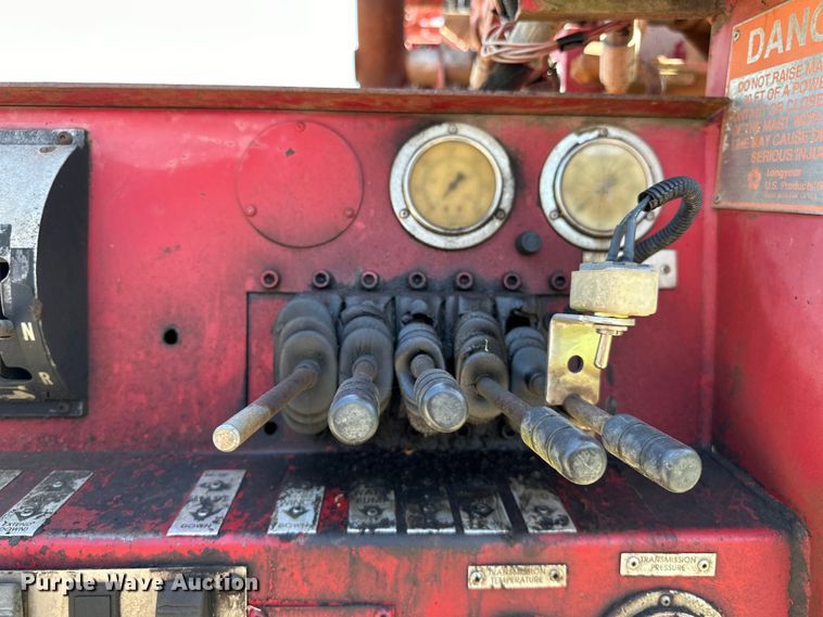 image for item OM9482 1995 Ford F800 drilling rig truck