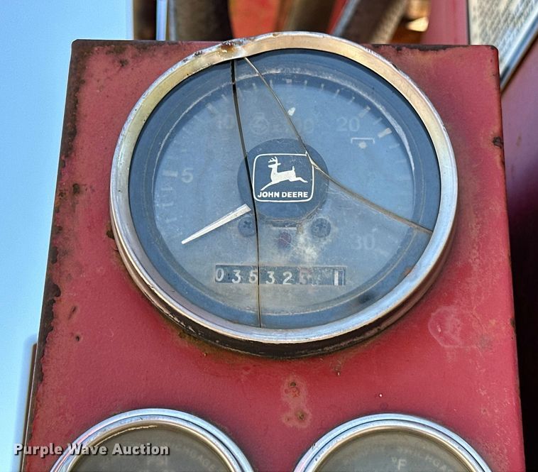 image for item OM9482 1995 Ford F800 drilling rig truck