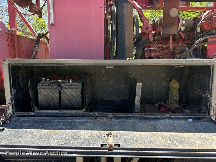 image for item OM9482 1995 Ford F800 drilling rig truck