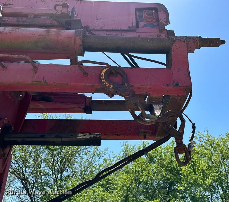 image for item OM9482 1995 Ford F800 drilling rig truck