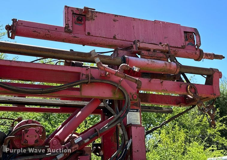 image for item OM9482 1995 Ford F800 drilling rig truck