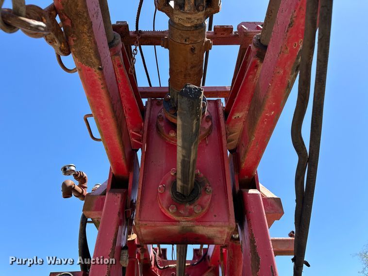 image for item OM9482 1995 Ford F800 drilling rig truck