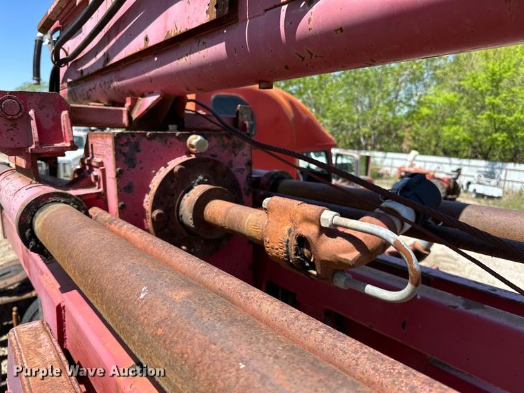 image for item OM9482 1995 Ford F800 drilling rig truck