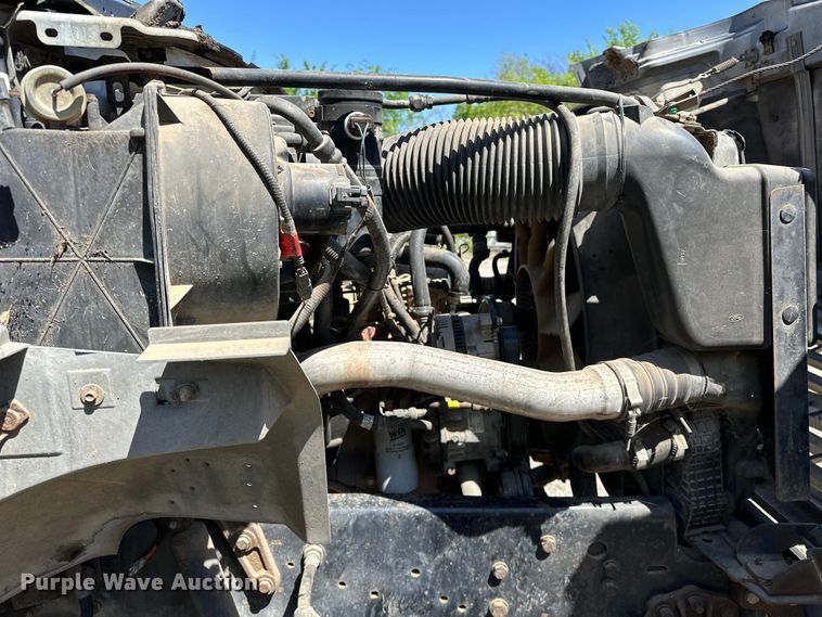 image for item OM9482 1995 Ford F800 drilling rig truck