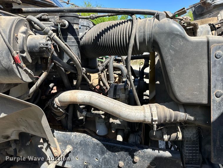 image for item OM9482 1995 Ford F800 drilling rig truck