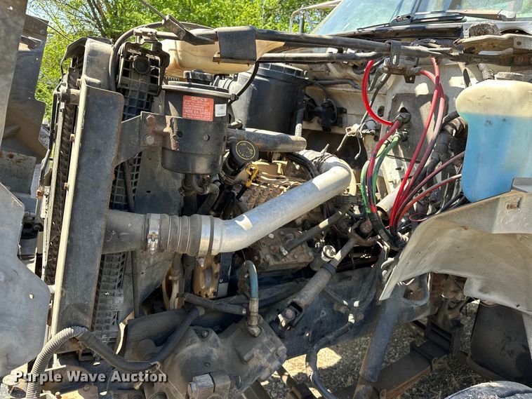 image for item OM9482 1995 Ford F800 drilling rig truck