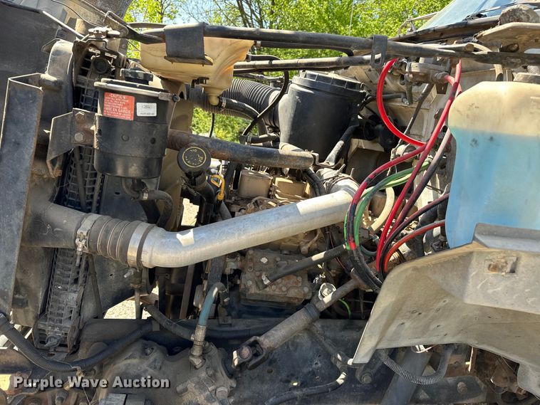 image for item OM9482 1995 Ford F800 drilling rig truck