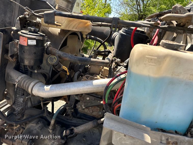 image for item OM9482 1995 Ford F800 drilling rig truck