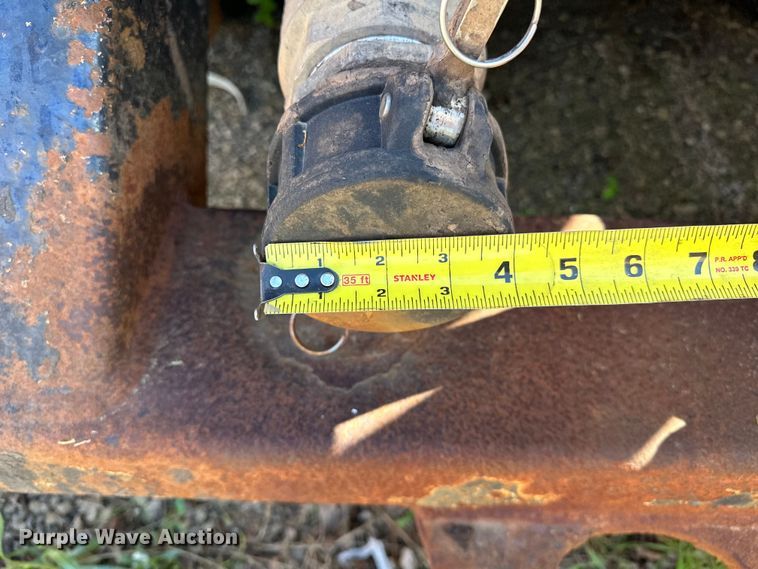 image for item OM9483 1991 Freightliner  FLD112 vacuum truck