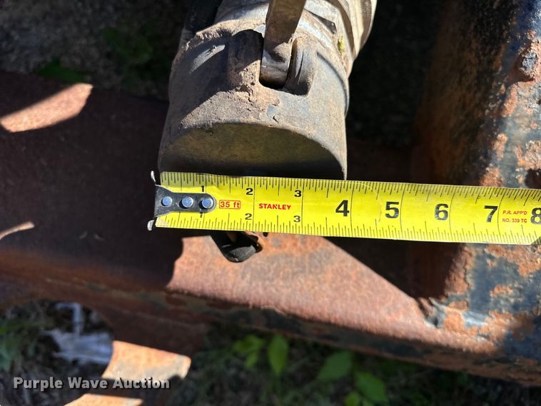 image for item OM9483 1991 Freightliner  FLD112 vacuum truck