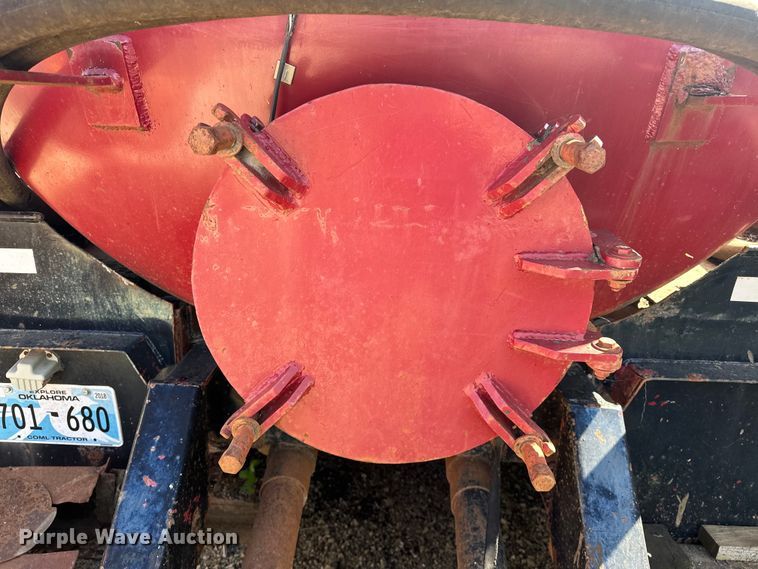 image for item OM9483 1991 Freightliner  FLD112 vacuum truck