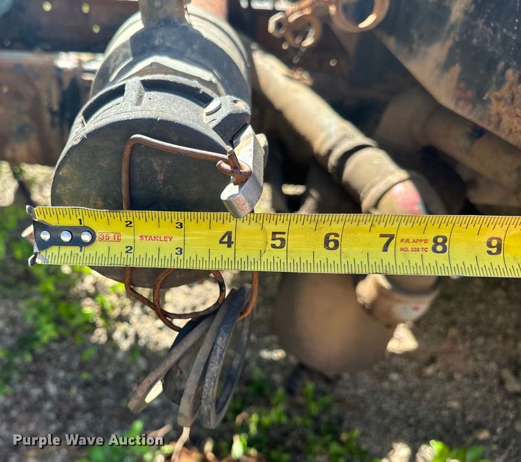 image for item OM9483 1991 Freightliner  FLD112 vacuum truck