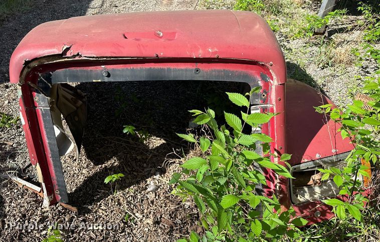 image for item OM9483 1991 Freightliner  FLD112 vacuum truck