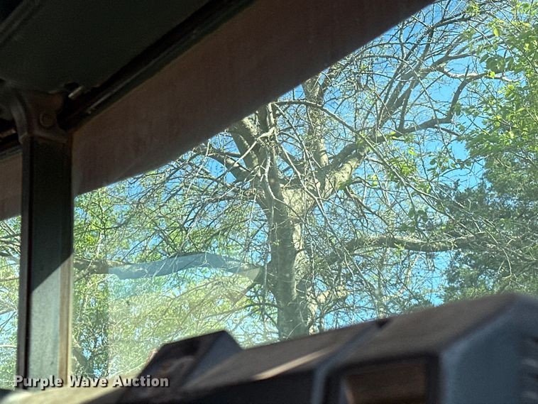 image for item OM9483 1991 Freightliner  FLD112 vacuum truck