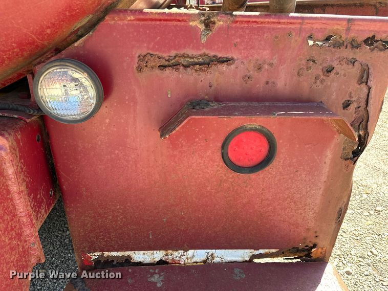 image for item OM9484 1991 Freightliner  FLD112 vacuum truck