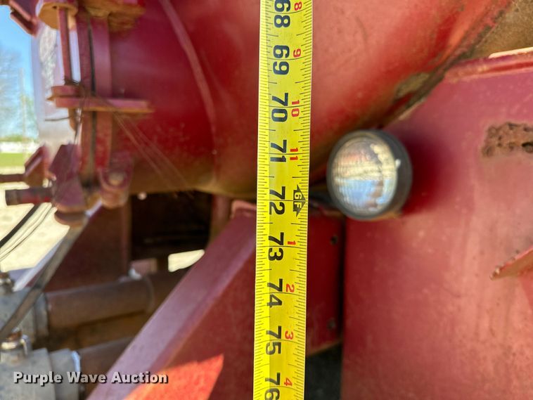 image for item OM9484 1991 Freightliner  FLD112 vacuum truck